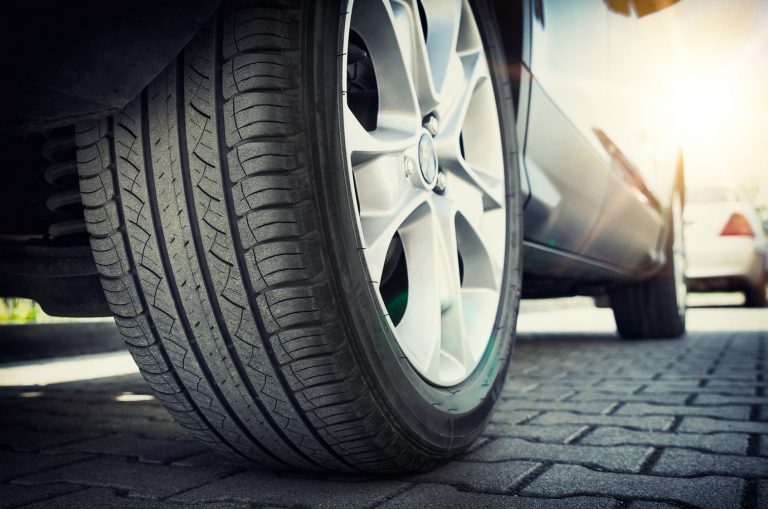 À Quelle Fréquence Devez-vous Changer Les Pneus De Votre Voiture ?