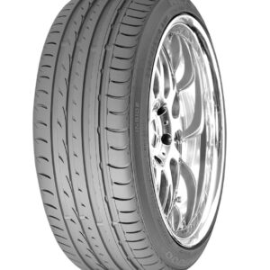 Pneu Brigestone Turenza T005 225/45r17 91y (copie) Pneu de voiture performance sur fond blanc.